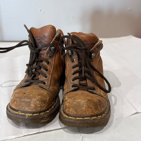 Dr. Martens Tan Leather Men's Boots - Picture 2 of 5
